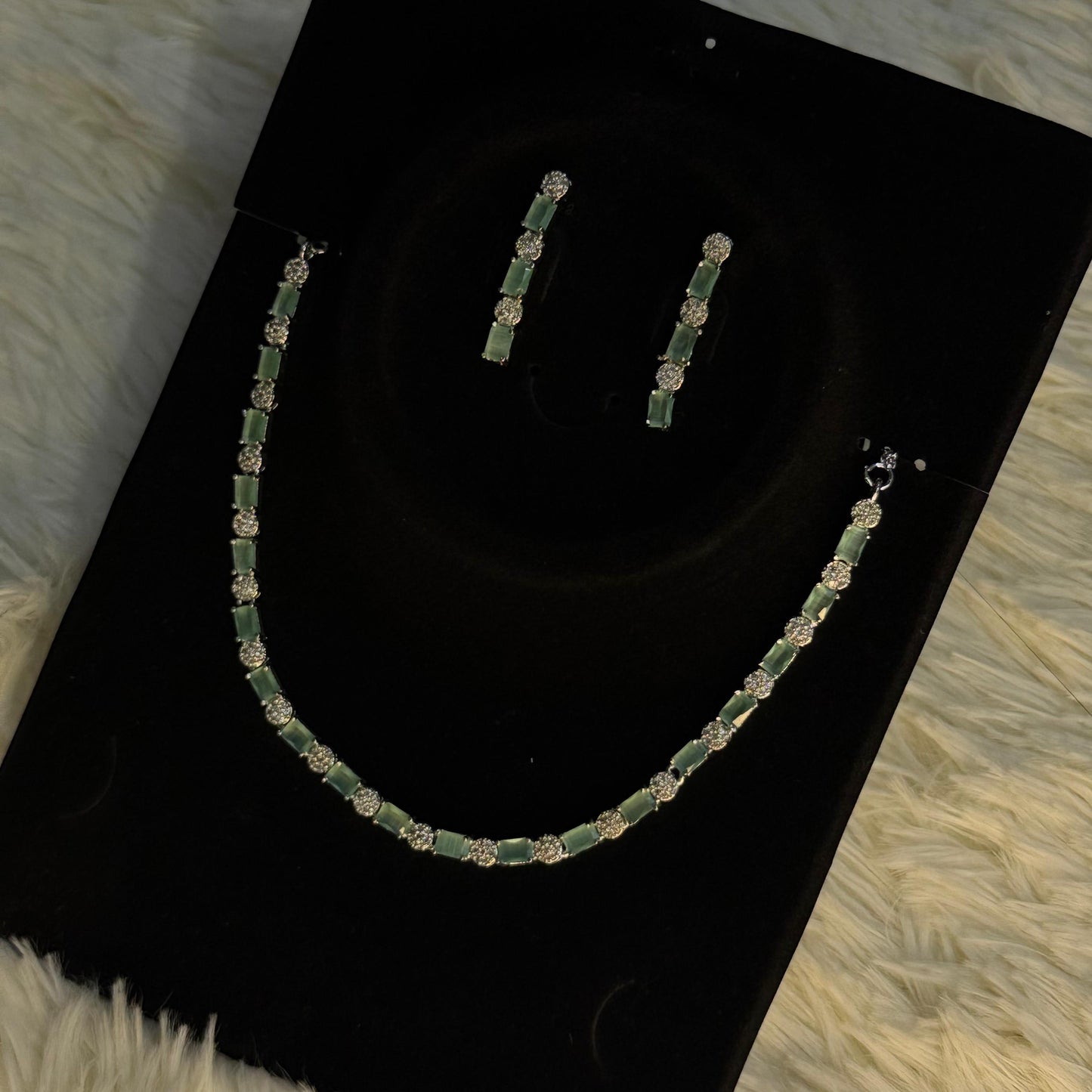 Elegant Mint Green & Diamond-Cut Crystal Necklace Set