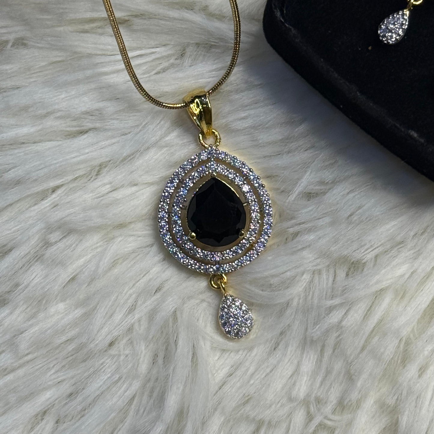 Elegant Golden Crystal Stone Teardrop Pendent Set