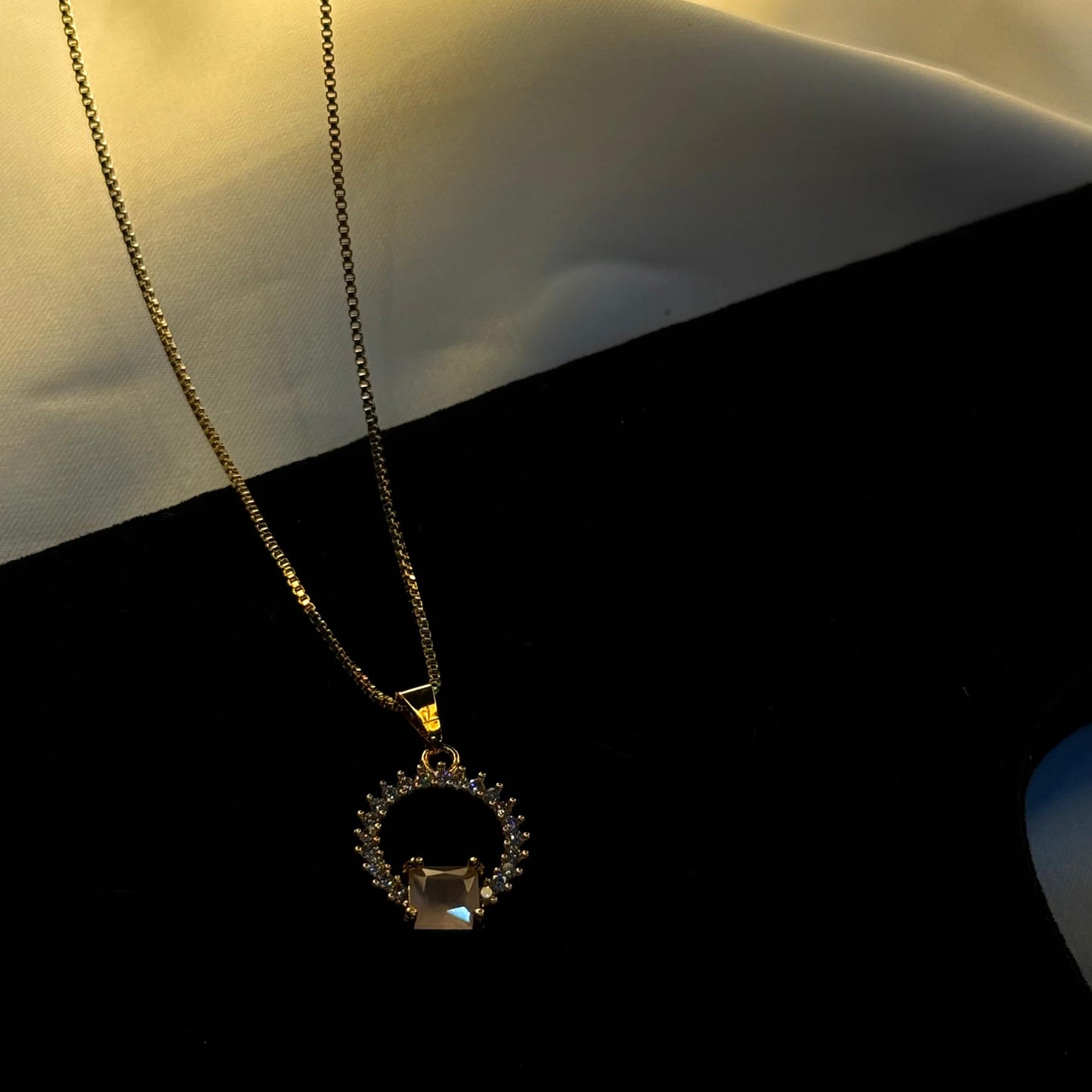 Round Zircon Pendant