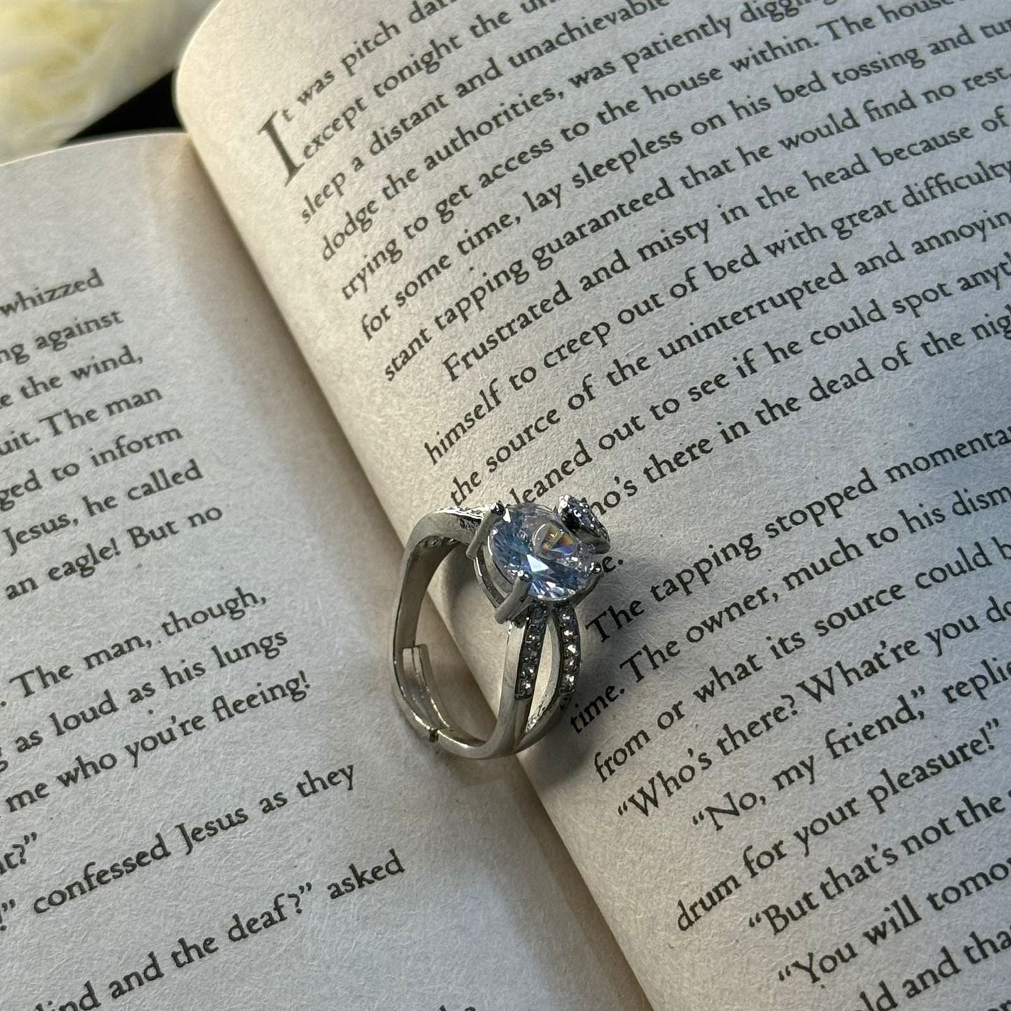 Round Diamond Shaped Ring