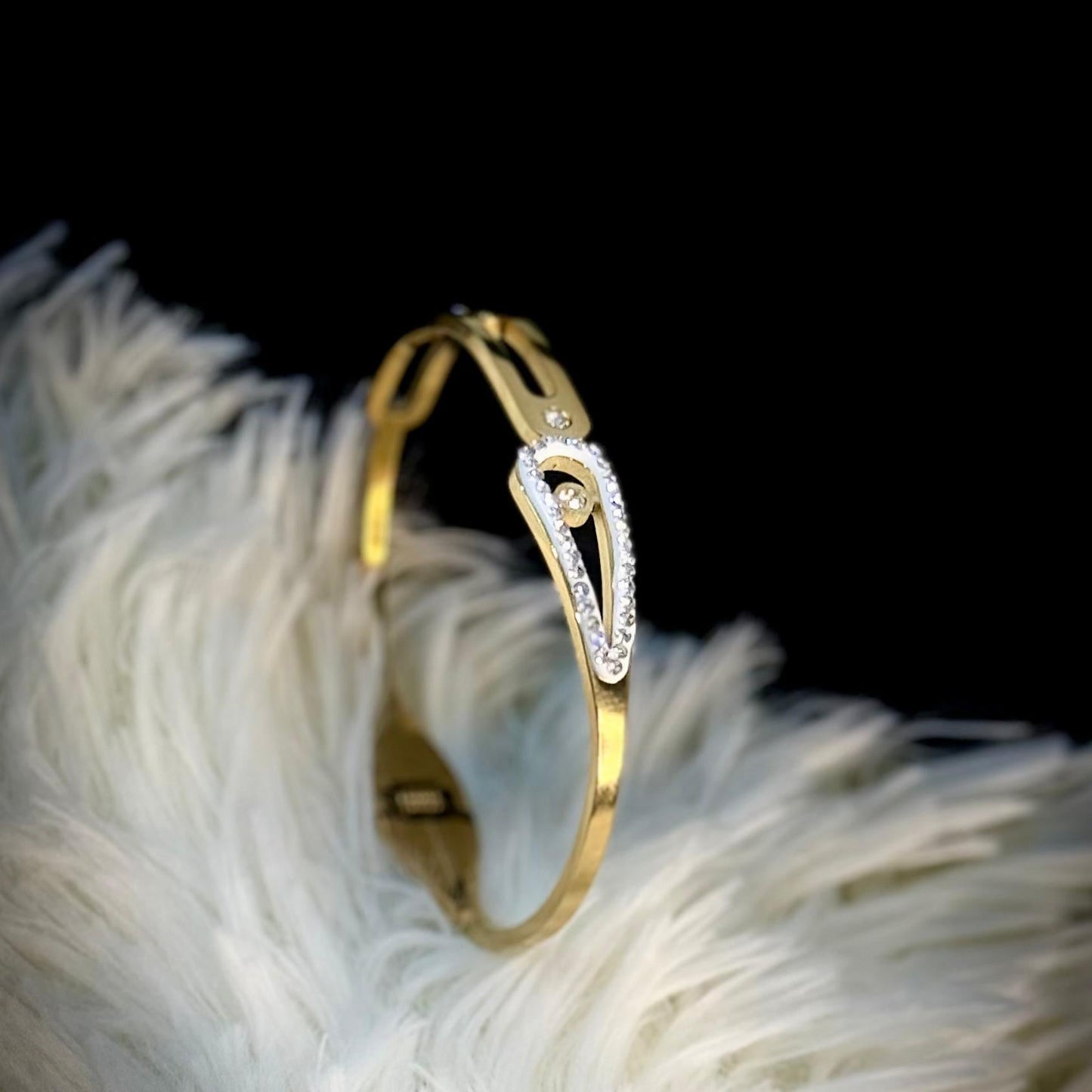 Teardrop Elegance Bracelet