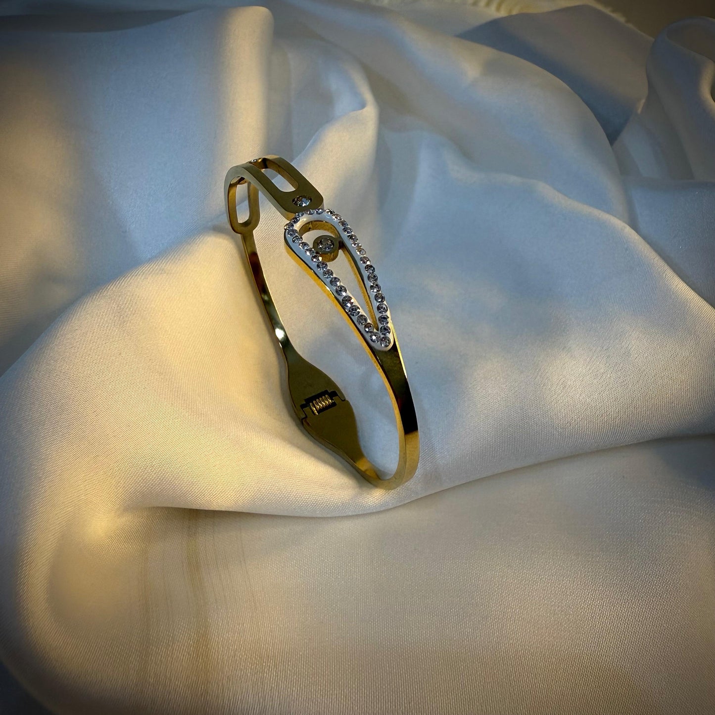 Teardrop Elegance Bracelet