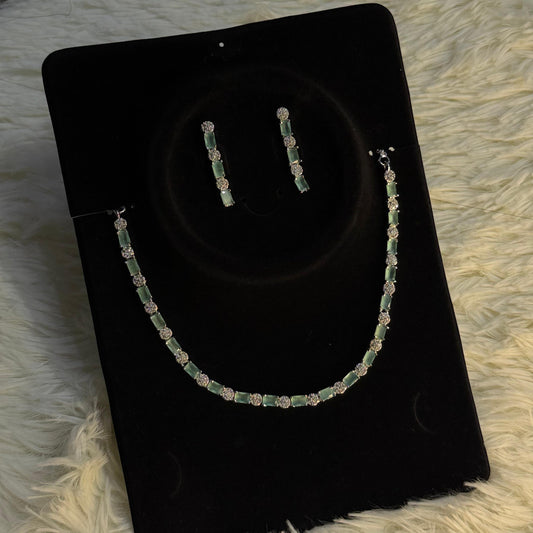 Elegant Mint Green & Diamond-Cut Crystal Necklace Set