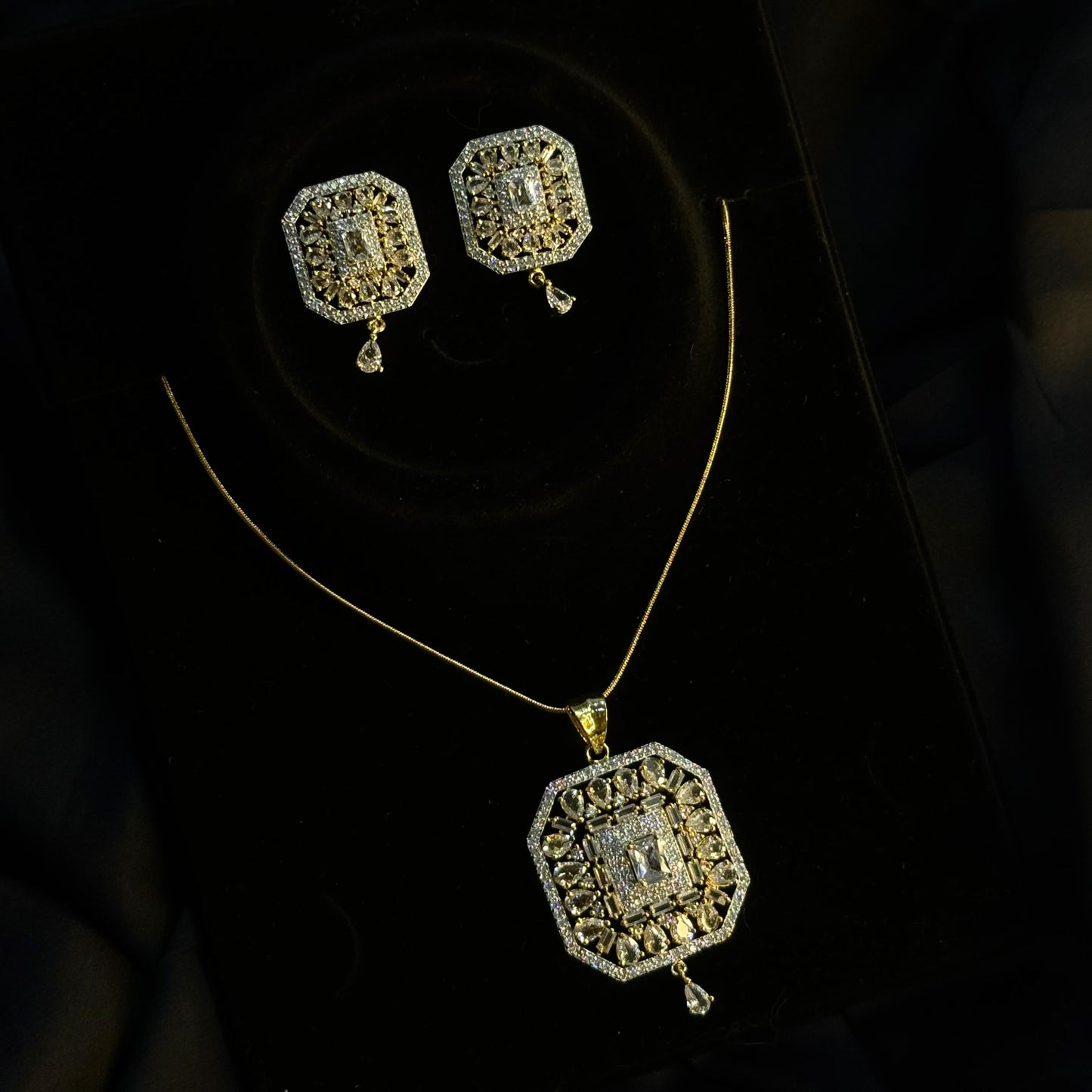 Golden Royal Square Necklace Set