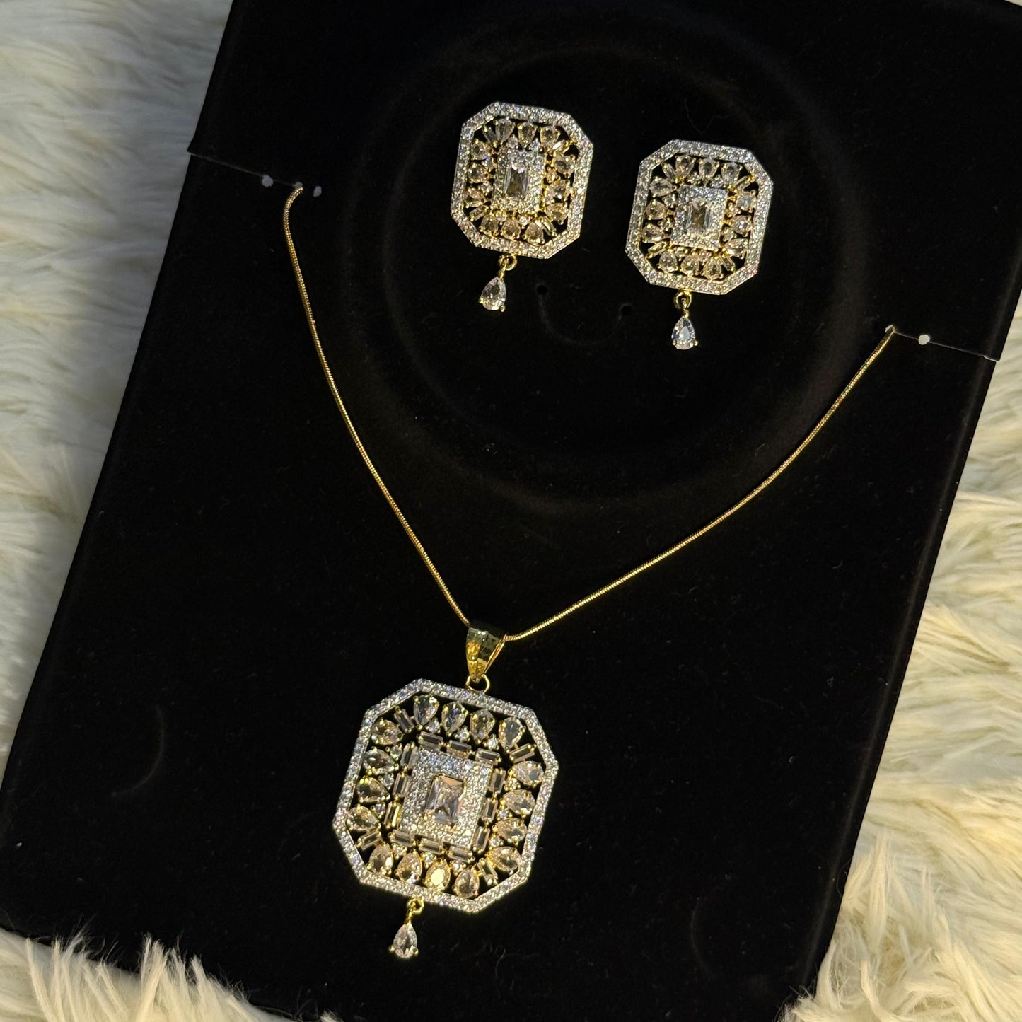 Golden Royal Square Necklace Set