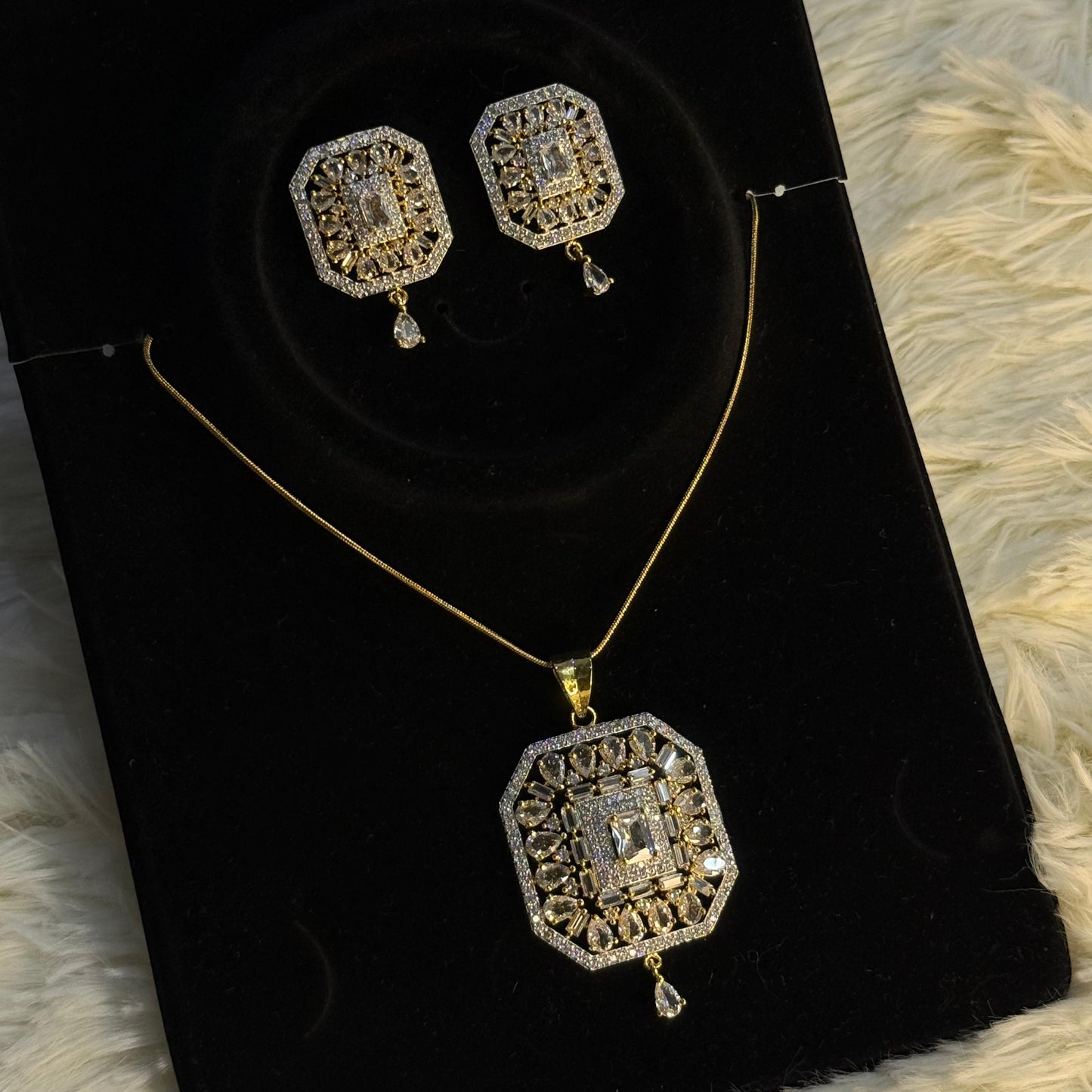 Golden Royal Square Necklace Set