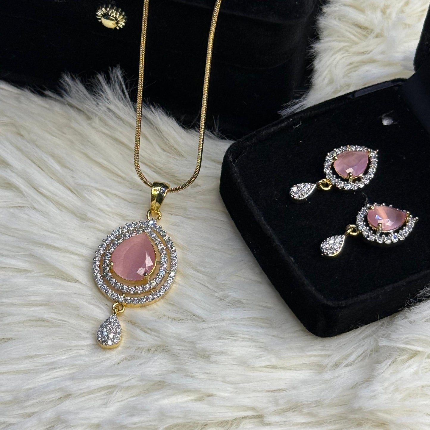 Elegant Golden Crystal Stone Teardrop Pendent Set