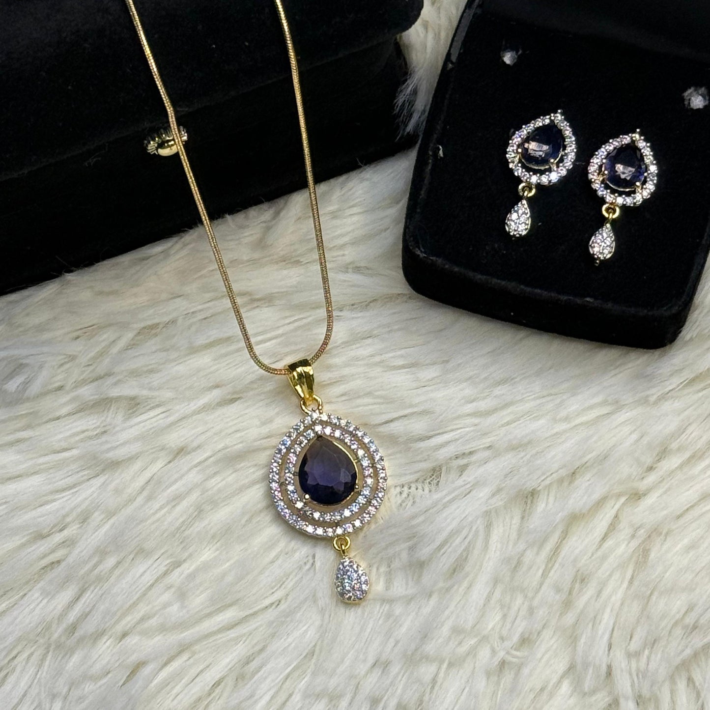Elegant Golden Crystal Stone Teardrop Pendent Set